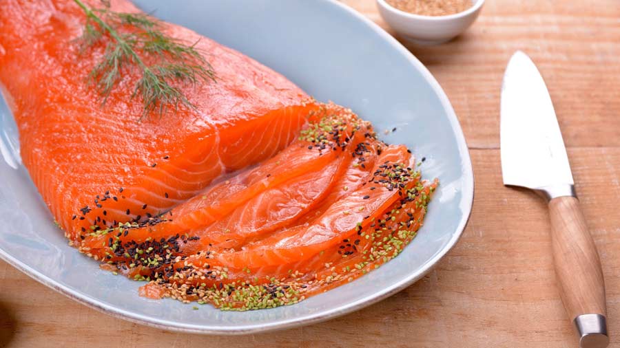 Cómo hacer salmón marinado. La receta clásica del salmón marinado